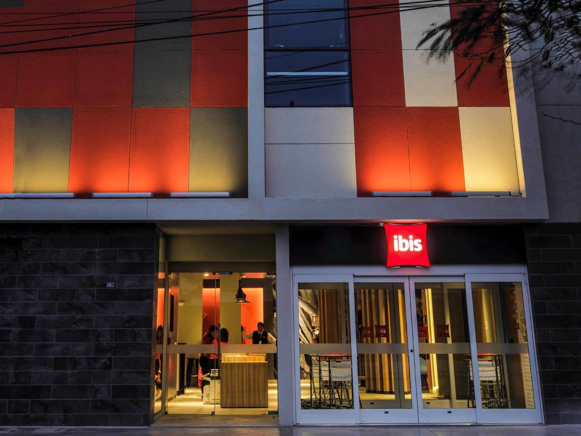 Ibis Trujillo Hotel Buitenkant foto